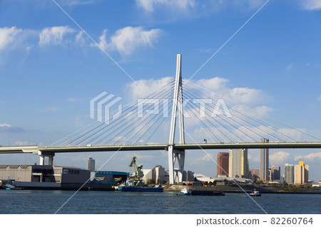 Tempozan bridge with blue sky in Osaka Japan Tempozan bridge with blue sky in Osaka Japan 82260764