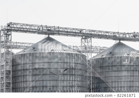 Silo tank, tower for storage of agricultural products, industrial plant for the production of wheat manufacturing Silo tank, tower for storage of agricultural products, industrial plant for the production of wheat manufacturing 82261871