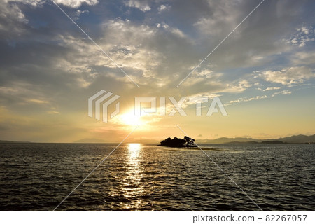 Sunset of Lake Shinji 82267057