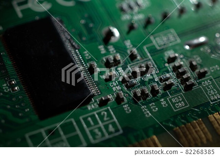 Electronic board with semiconductors-oblique light 82268385