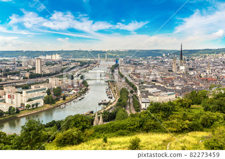 Panoramic view of Rouen 82273459