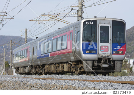 Limited express Shimanto driven by N2000 series prototype car (Hashioka-Kokubu) Limited express Shimanto driven by N2000 series prototype car (Hashioka-Kokubu) 82273479