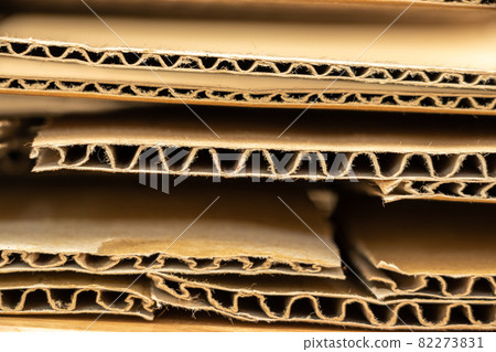 堆疊的紙板箱 堆疊的紙板箱 82273831