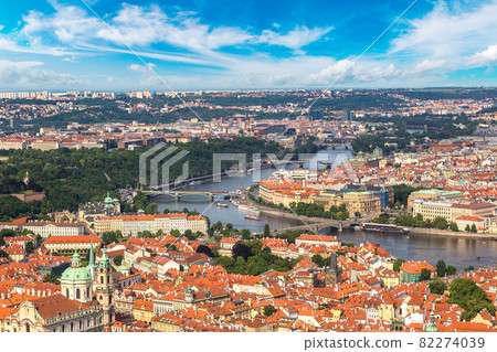 Panoramic aerial view of Prague 82274039