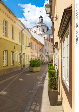 Vilnius old town 82274086