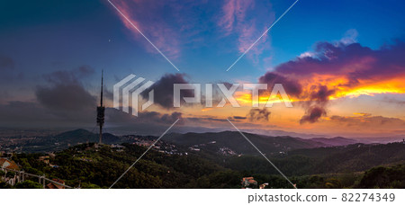 Beautiful sunset in Barcelona Beautiful sunset in Barcelona 82274349