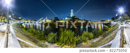Ponte di Pietra. Bridge in Verona 82275050