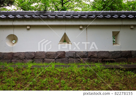 Between various shapes of Shinobi castle ruins 82278155