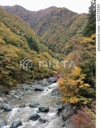 山梨縣早川町早川谷隆 山梨縣早川町早川谷隆 82278593