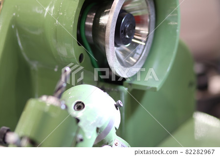 machining cutting tool regrinding equipment ; 82282967