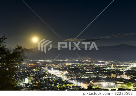 中秋月色夜景 中秋月色夜景 82283592
