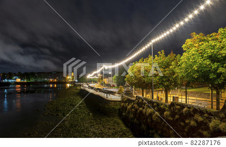 Light illumination, night lighting 82287176