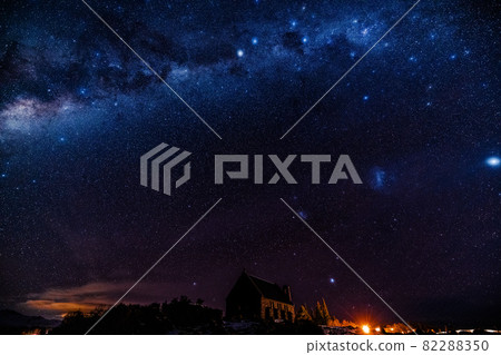 【新西蘭】藍湖特卡波湖教堂、銀河系和南十字星 【新西蘭】藍湖特卡波湖教堂、銀河系和南十字星 82288350