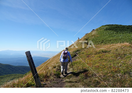 Mountain trail of Chokai 82288473