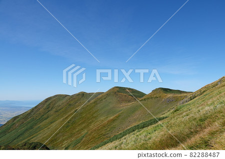 Mountain trail of Chokai 82288487