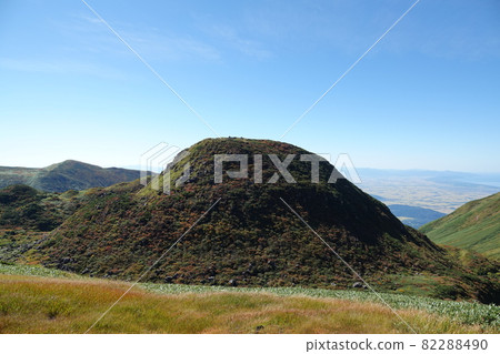 Mountain trail of Chokai 82288490