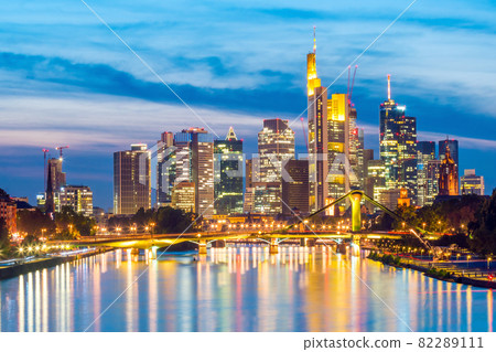 View of Frankfurt city skyline in Germany at sunset View of Frankfurt city skyline in Germany at sunset 82289111
