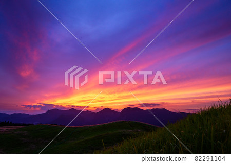 Sunset on the Soni Plateau 82291104