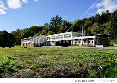 新十津川市立吉野小學校(關閉) 新十津川市立吉野小學校(關閉) 82292857