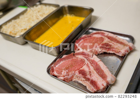 Make pork cutlet Make pork cutlet 82293248