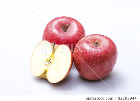 Red apples Freshly picked apples Healthy fruits Fruits San Fuji apples Red apples Freshly picked apples Healthy fruits Fruits San Fuji apples 82293944