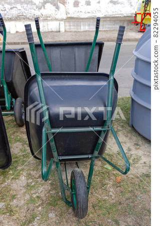 New Wheelbarrow 82294055