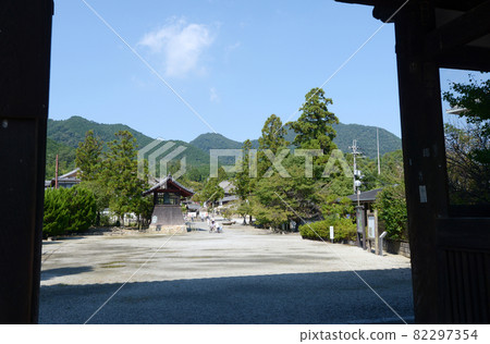 Katsuragi City, Nara Prefecture, overlooking the precincts from Taima-dera Temple 82297354