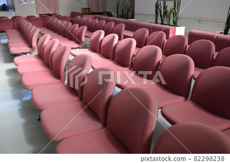 Medical facility waiting room Medical facility waiting room 82298238