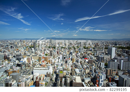 A bird's-eye view of the cityscape of Higashi-Osaka as seen from Namba, Osaka A bird's-eye view of the cityscape of Higashi-Osaka as seen from Namba, Osaka 82299195