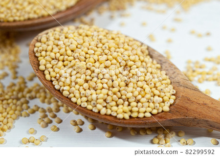 Millet porridge (made in Japan, grain size is larger than foxtail millet) Millet porridge (made in Japan, grain size is larger than foxtail millet) 82299592