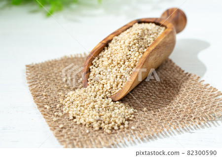 Echinochloa esculenta (scientific name: Echinochloa esculenta), an ancient Japanese miscellaneous grain. Growing up in cold climates 82300590