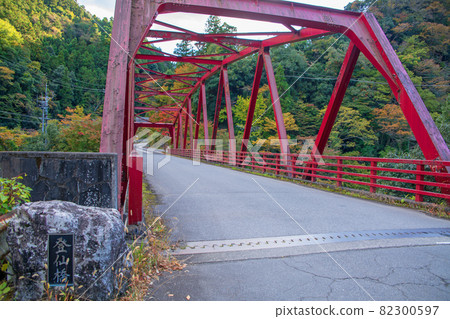 Tosenbashi Sanbaseki Gorge Autumn scenery Autumn leaves season 82300597