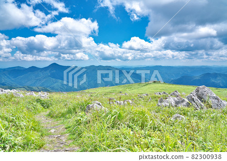 [Shikoku Karst (Tengu Highlands Observatory)] Yoshiunoko, Tsuno-cho, Takaoka-gun, Kochi Prefecture 82300938
