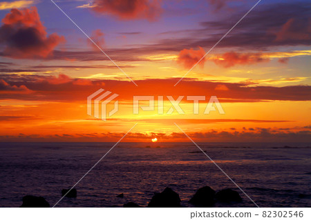 Okinawa Miyakojima Higashi Heian Nazaki sunrise 82302546