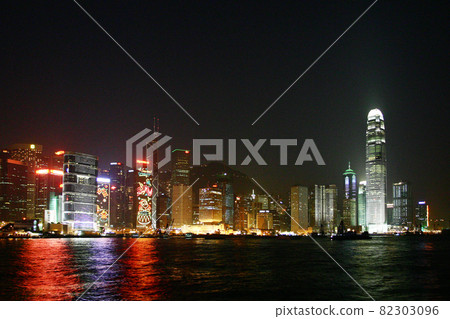 the Hong Kong Night View, Victoria Harbour 28 Nov 2004 the Hong Kong Night View, Victoria Harbour 28 Nov 2004 82303096