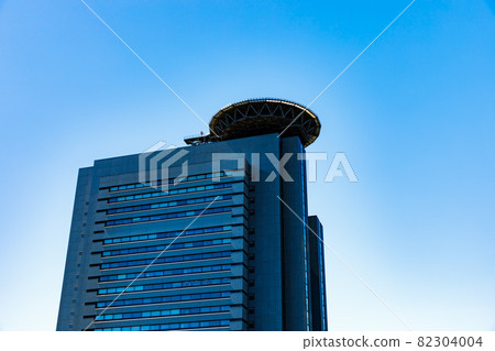 埼玉縣埼玉新城市中心聯合政府大樓2號直升機場和藍天 埼玉縣埼玉新城市中心聯合政府大樓2號直升機場和藍天 82304004