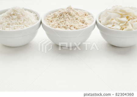 coconut flour and flakes coconut flour and flakes 82304360