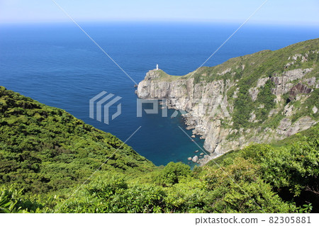 Oceasezaki Lighthouse and fine cliffs Ginja Islands Fukue Island Nagasaki Prefecture 82305881