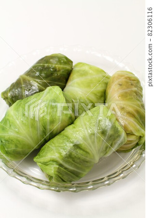 Preparing roll cabbage 82306116