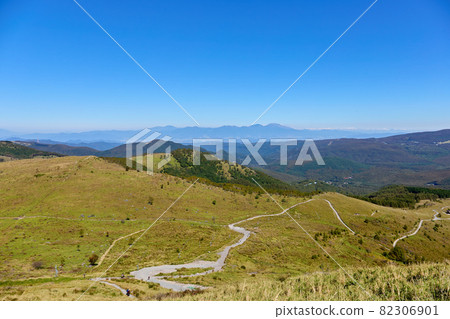 September (Autumn) Promenade to the summit of Kurumayama Kogen toward Mt. Asama Chino City, Nagano Prefecture 82306901