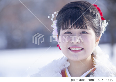長袖和服的女人 長袖和服的女人 82308749