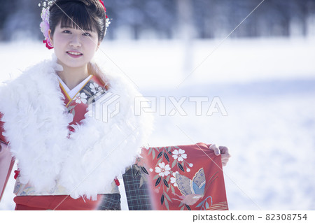 長袖和服的女人 長袖和服的女人 82308754
