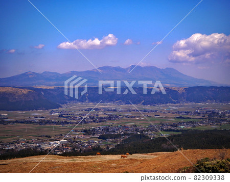 Sotowayama seen from Aso 82309338