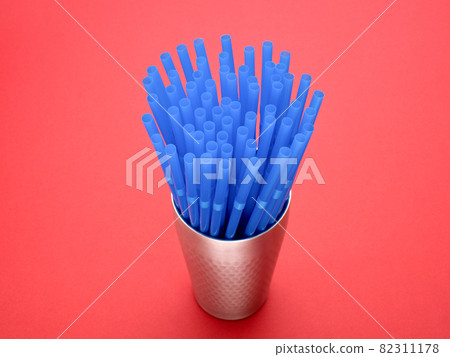 Colorful plastic straws 82311178