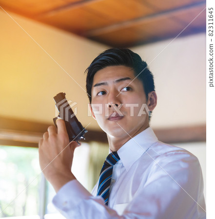 警官 警察 男人 82311645