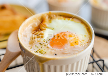 Egg dish Uhu Cocotte 82312819