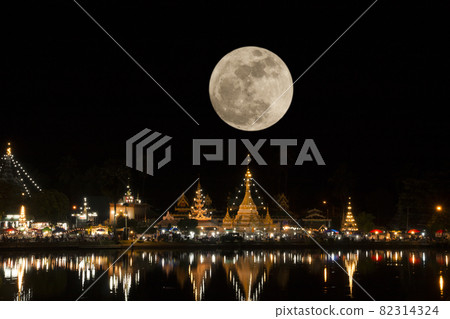 Full moon in night time fo Wat Jong Kham and Jong Klang at Mae Hong Son province, Thailand. Full moon in night time fo Wat Jong Kham and Jong Klang at Mae Hong Son province, Thailand. 82314324