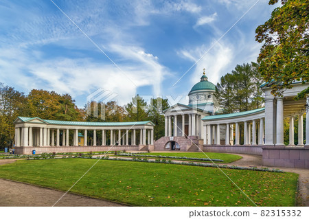 Mausoleum Colonnade, Arkhangelskoye, Russia Mausoleum Colonnade, Arkhangelskoye, Russia 82315332