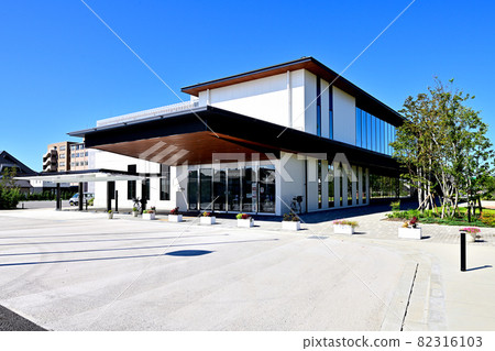 Fukuoka Prefecture Yanagawa Citizens' Cultural Center "Water Capital Yanagawa" 82316103