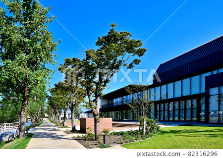 Fukuoka Prefecture Yanagawa Citizens' Cultural Center "Water Capital Yanagawa" 82316296
